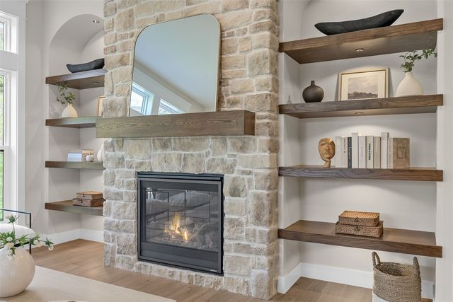 2239 Royal Oak Ridge Road, Marion, IA 52302