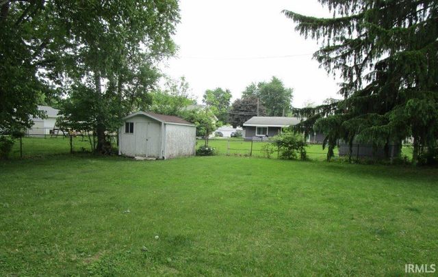 304 E Pickwick Drive, Syracuse, IN 46567