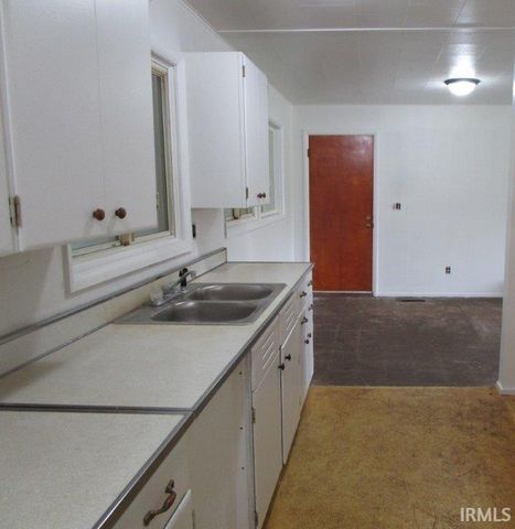 304 E Pickwick Drive, Syracuse, IN 46567
