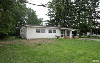304 E Pickwick Drive, Syracuse, IN 46567