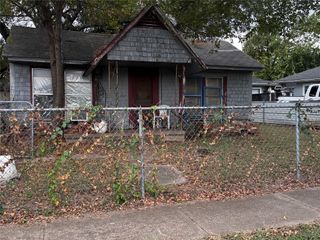 926 Gallagher Street, Dallas, TX 75212