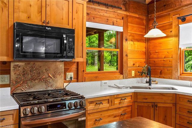 1160 River Bluff Trail, Tobaccoville, NC 27050