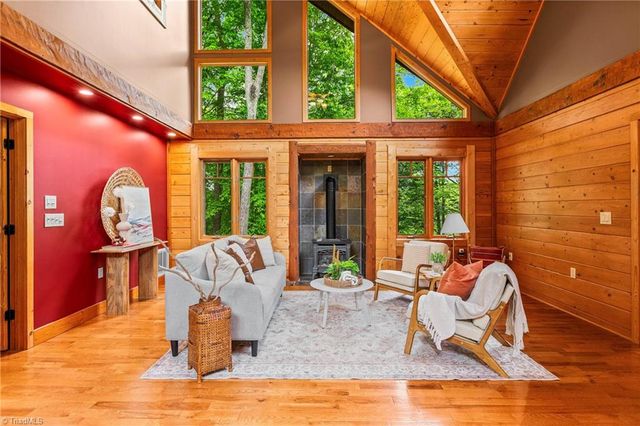1160 River Bluff Trail, Tobaccoville, NC 27050