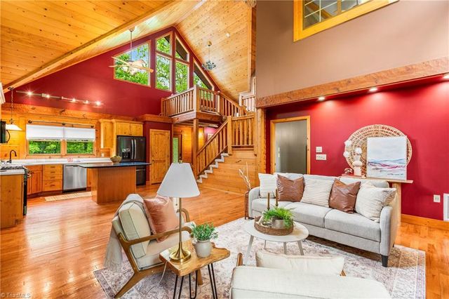 1160 River Bluff Trail, Tobaccoville, NC 27050