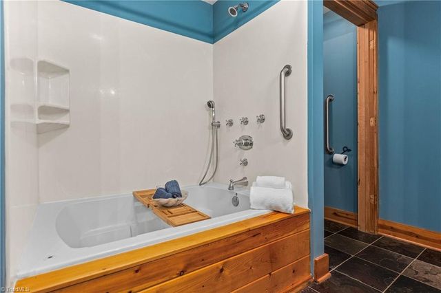1160 River Bluff Trail, Tobaccoville, NC 27050