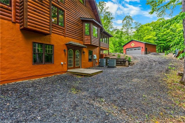 1160 River Bluff Trail, Tobaccoville, NC 27050