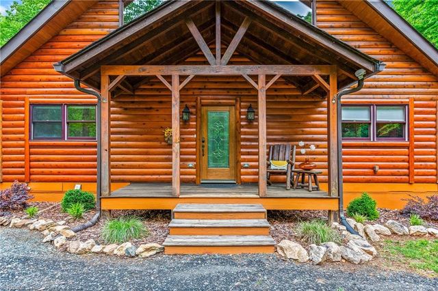 1160 River Bluff Trail, Tobaccoville, NC 27050