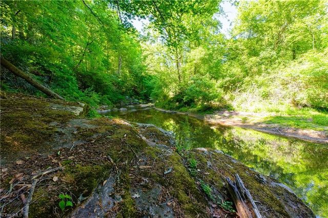 1160 River Bluff Trail, Tobaccoville, NC 27050