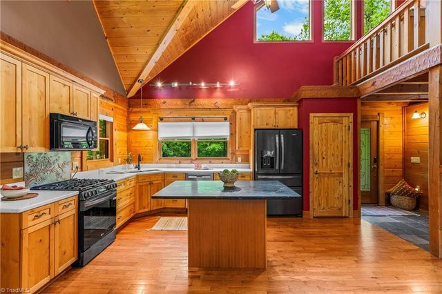 1160 River Bluff Trail, Tobaccoville, NC 27050