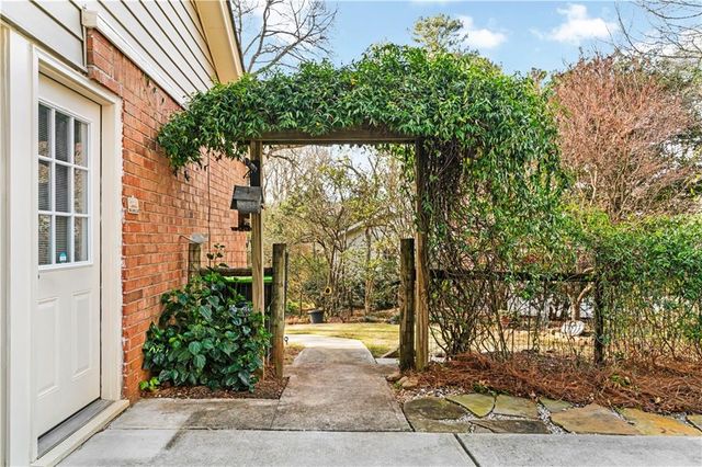 3011 Castleton Way, Marietta, GA 30062