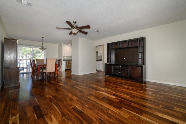 468 Arricola Ave, St Augustine, FL 32080