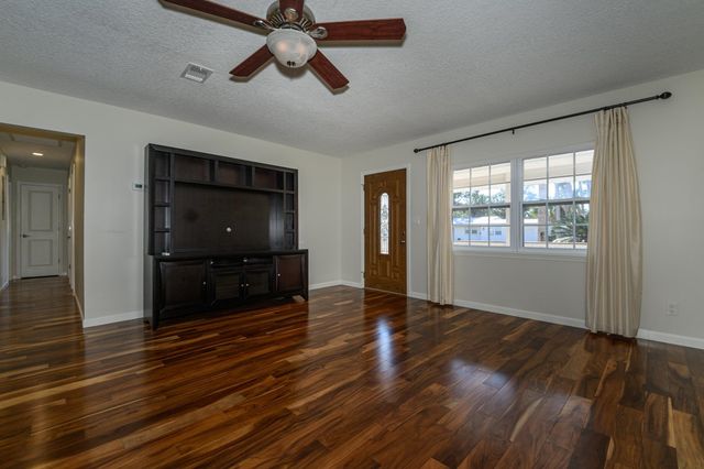 468 Arricola Ave, St Augustine, FL 32080