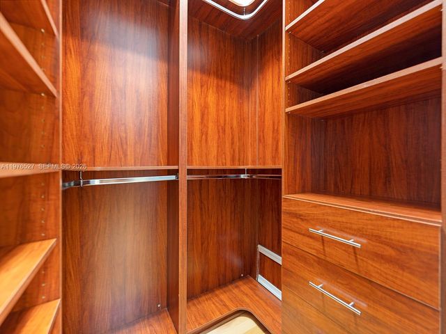 1104 NW 139th Ave, Pembroke Pines, FL 33028