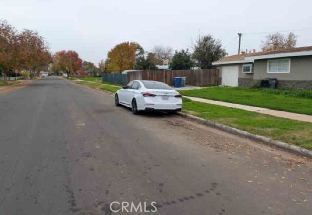 2227 W Dayton Avenue, Fresno, CA 93705