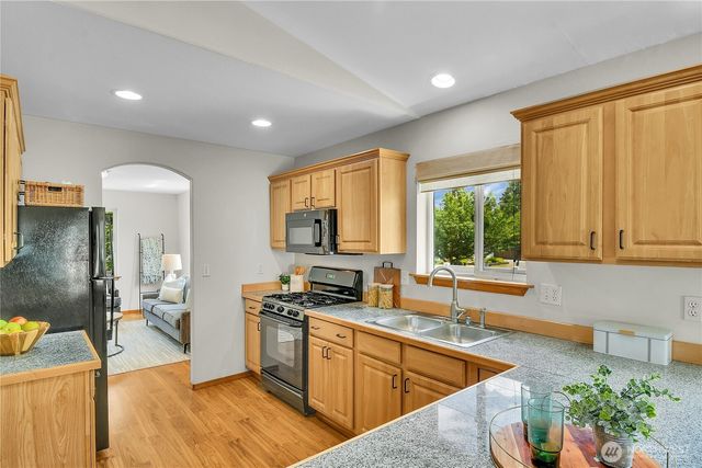 11024 Meridian Place W, Everett, WA 98204