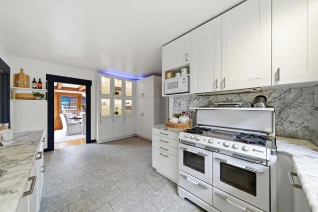 1085 Emerson Street, Palo Alto, CA 94301