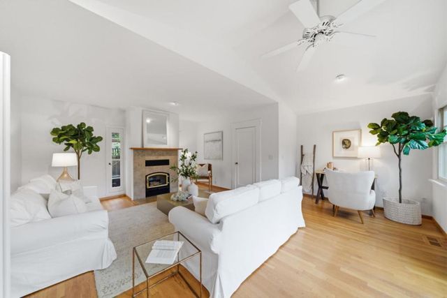 1085 Emerson Street, Palo Alto, CA 94301