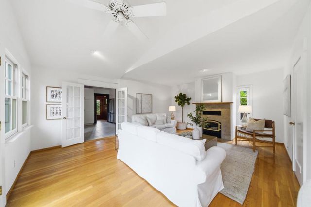 1085 Emerson Street, Palo Alto, CA 94301