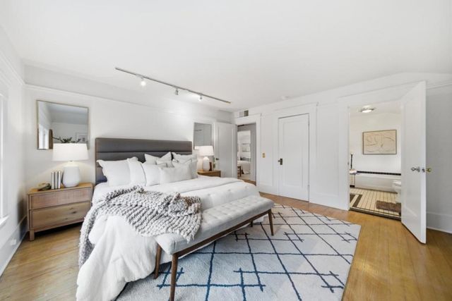 1085 Emerson Street, Palo Alto, CA 94301