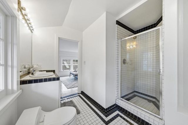 1085 Emerson Street, Palo Alto, CA 94301