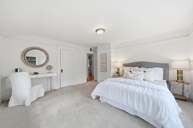 1085 Emerson Street, Palo Alto, CA 94301