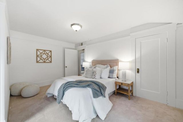 1085 Emerson Street, Palo Alto, CA 94301