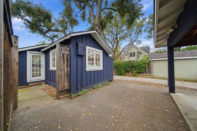 1085 Emerson Street, Palo Alto, CA 94301
