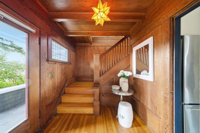 1085 Emerson Street, Palo Alto, CA 94301