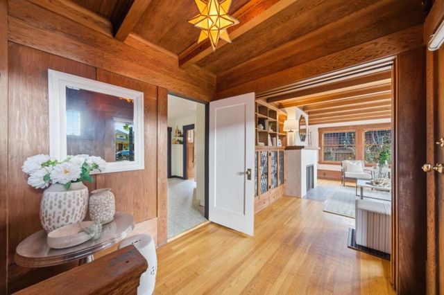 1085 Emerson Street, Palo Alto, CA 94301