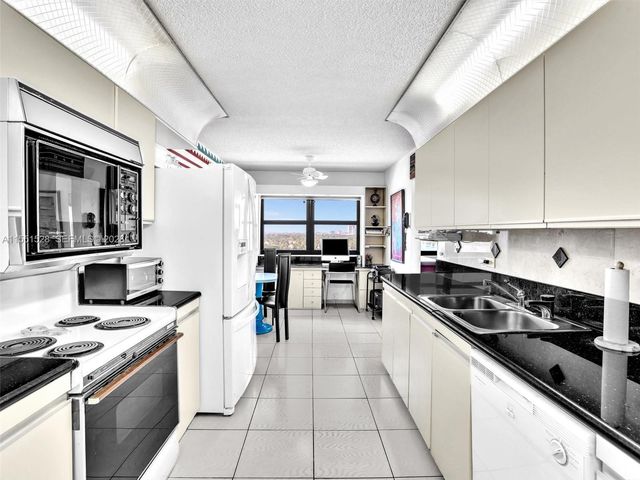 1201 S Ocean Dr 1112N, Hollywood, FL 33019