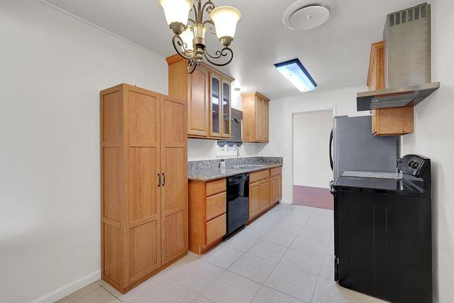 1423 Covillaud St, Marysville, CA 95901