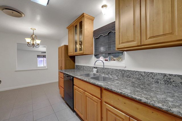 1423 Covillaud St, Marysville, CA 95901