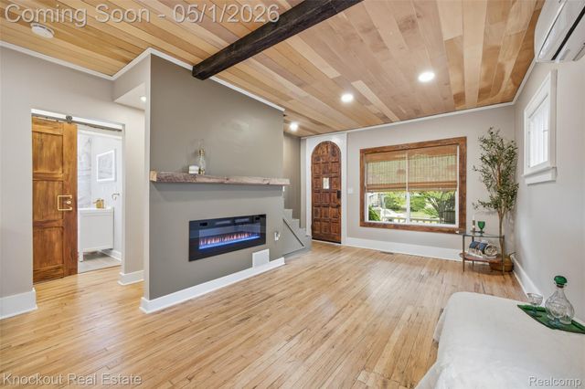 321 E Webster Street, Ferndale, MI 48220