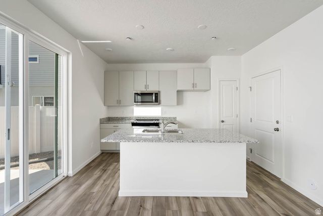395 E HALLS CREEK RD, Saratoga Springs, UT 84045