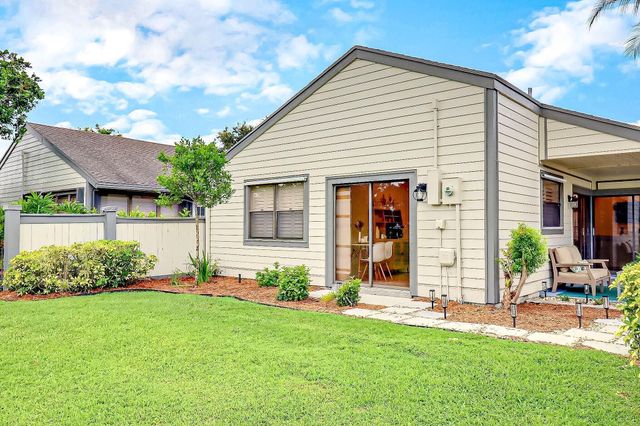 2514 Bedford Mews Drive, Wellington, FL 33414