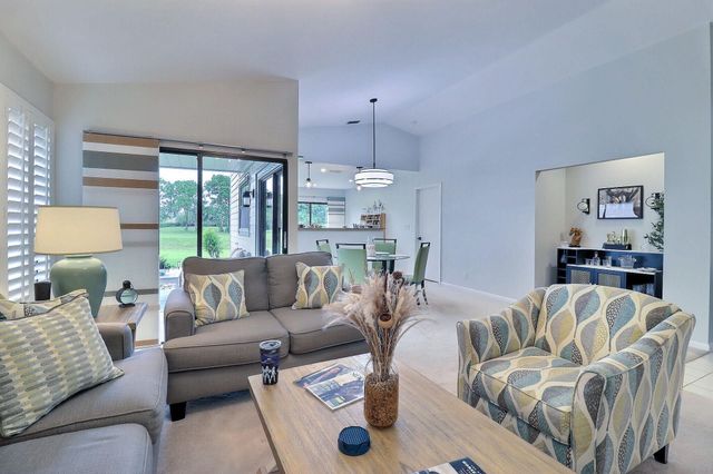 2514 Bedford Mews Drive, Wellington, FL 33414