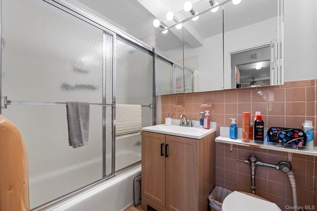 85-10 151 Avenue 2D, Howard Beach, NY 11414