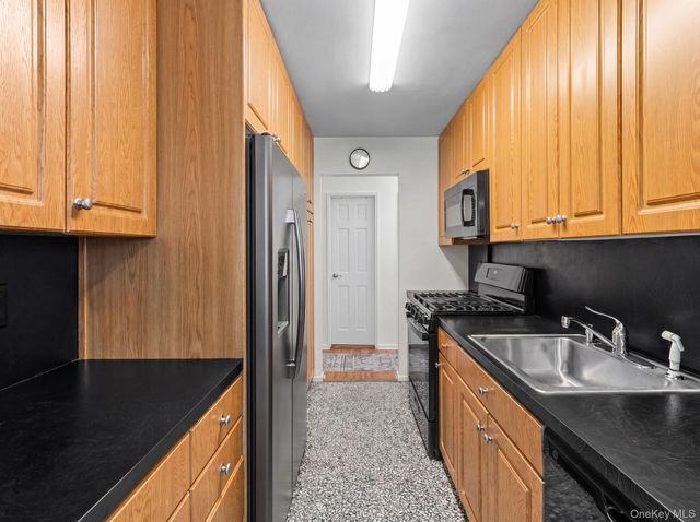 85-10 151 Avenue 2D, Howard Beach, NY 11414