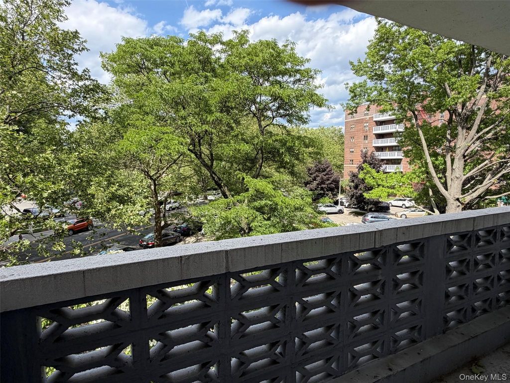 85-10 151 Avenue 2D, Howard Beach, NY 11414
