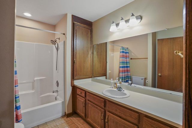 S92W35305 Barbary COURT, Eagle, WI 53119