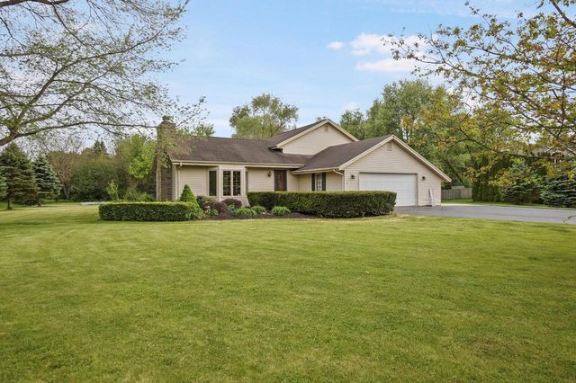 S92W35305 Barbary COURT, Eagle, WI 53119