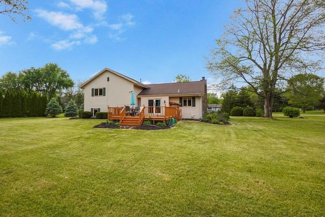 S92W35305 Barbary COURT, Eagle, WI 53119