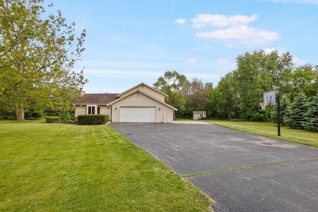 S92W35305 Barbary COURT, Eagle, WI 53119