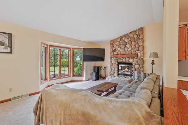 S92W35305 Barbary COURT, Eagle, WI 53119
