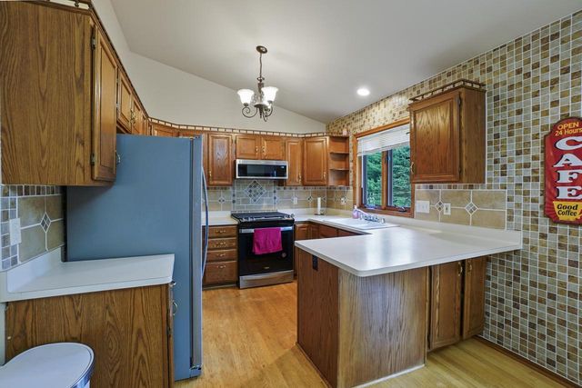 S92W35305 Barbary COURT, Eagle, WI 53119