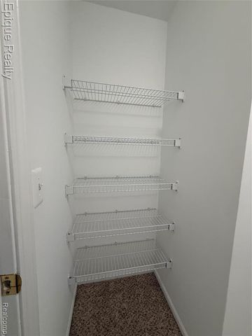 56487 Scotland Boulevard, Utica, MI 48316