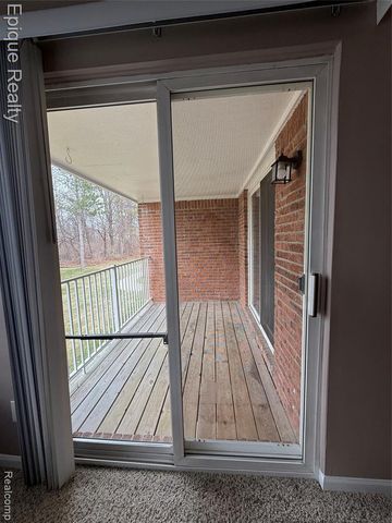 56487 Scotland Boulevard, Utica, MI 48316