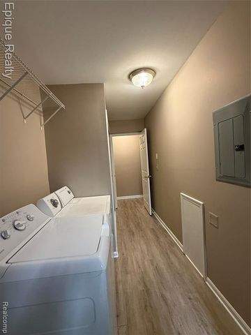 56487 Scotland Boulevard, Utica, MI 48316