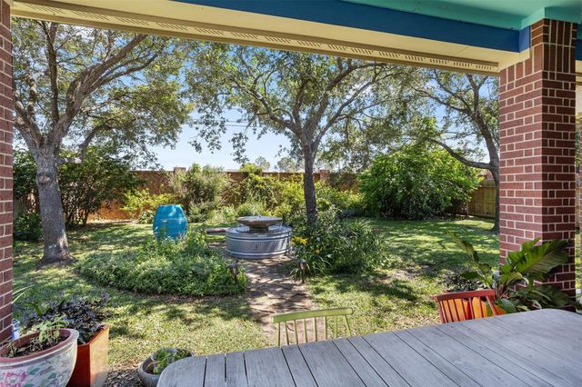 3311 Creek Gate Drive, League City, TX 77573