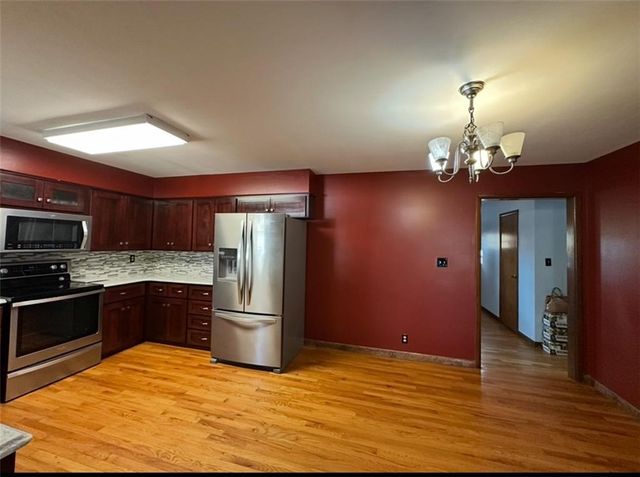 3615 Doniphan Avenue, St Joseph, MO 64507